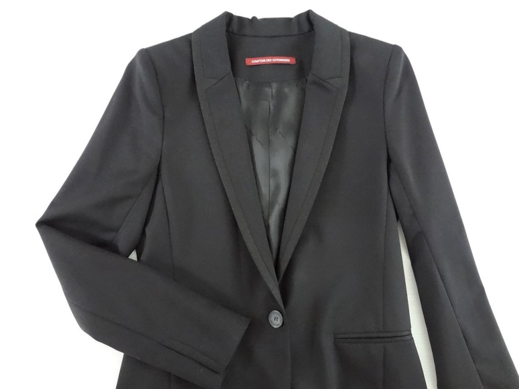 黒のジャケット