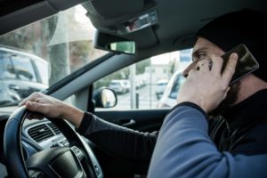 運転中の携帯通話　違反が見つかれば一発免停に