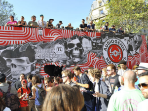 Par Rog01 — Techno Parade Paris 2012Uploaded by paris 17, CC BY-SA 2.0, https://commons.wikimedia.org/w/index.php?curid=23037715