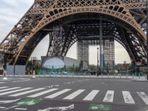 フランス外出禁止延長４月15日迄