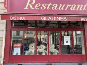 フランスコロナ感染者減少傾向に