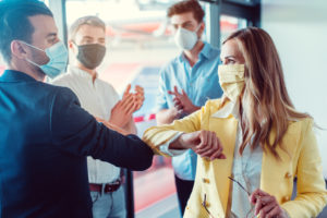 フランス　会社　挨拶　コロナ