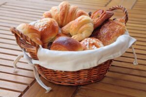 フランス　バター高騰でクロワッサンも値上げ