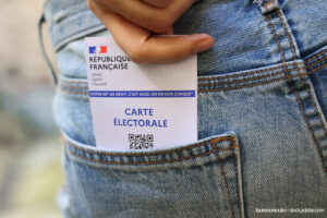 フランス　選挙　若者