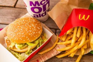 マクドナルド　リユース容器盗難相次ぐ