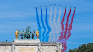 フランス　14日パリ祭、今年も軍事パレードでウクライナへ協力の証