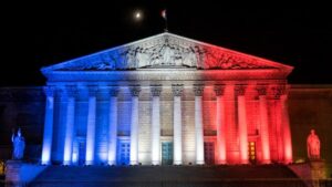 フランス与党「欧州議選」で極右に大敗　マクロン大統領、国民議会を解散　極右大躍進のワケ
