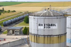 フランス、ガソリン高騰でバイオ燃料人気が急増　低価格維持の理由とは